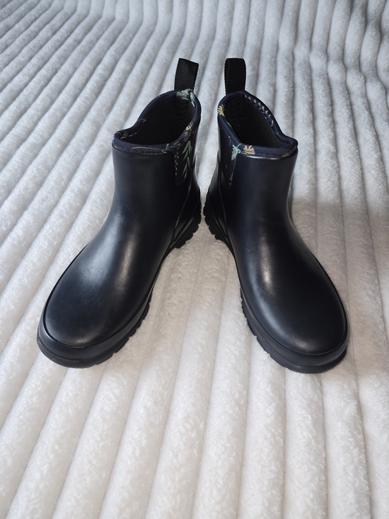 Duluth Trading Co Shoes - Duluth Trading Co Chelsea Rain/Garden Boots.